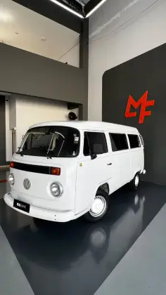 Volkswagen Kombi 1.6 MI STD Lotação 8V Gasolina 3P Manual