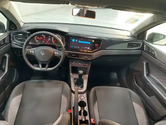VOLKSWAGEN-POLO-2025