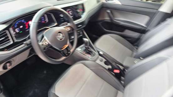 VOLKSWAGEN-POLO-2018