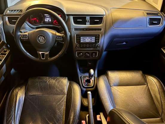 VOLKSWAGEN-SPACEFOX-2014