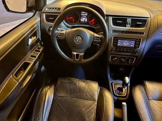 VOLKSWAGEN-SPACEFOX-2014