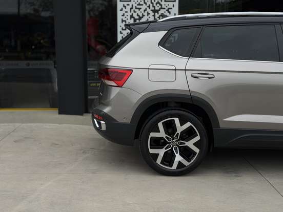 VOLKSWAGEN-TAOS-1.4 250 TSI TOTAL FLEX HIGHLINE AUTOMÁTICO VOLKSWAGEN-TAOS-2023