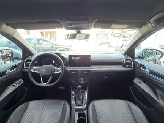 VOLKSWAGEN-TERA-1.0 170 TSI HIGH AUTOMÁTICO VOLKSWAGEN-TERA-2025