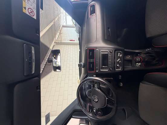 VOLKSWAGEN-FOX-2015