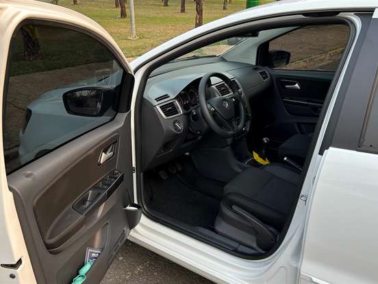 VOLKSWAGEN-FOX-1.6 MSI TOTAL FLEX CONNECT 4P MANUAL VOLKSWAGEN-FOX-2019