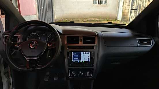VOLKSWAGEN-FOX-2019