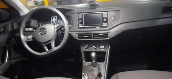 VOLKSWAGEN-POLO-2019