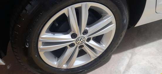 VOLKSWAGEN-POLO-2019