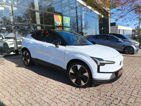 VOLVO-EX30-2024