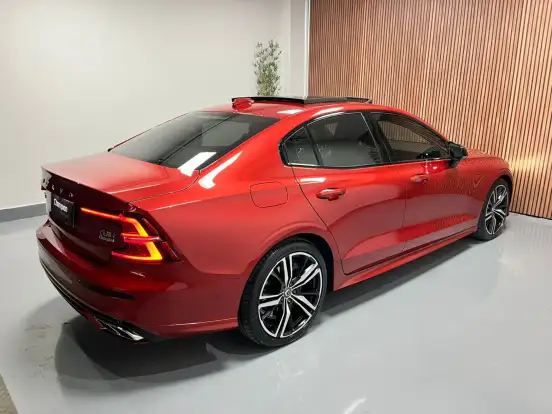 VOLVO-S60-2.0 T8 R-DESIGN HÍBRIDO 4P AUTOMÁTICO VOLVO-S60-2019