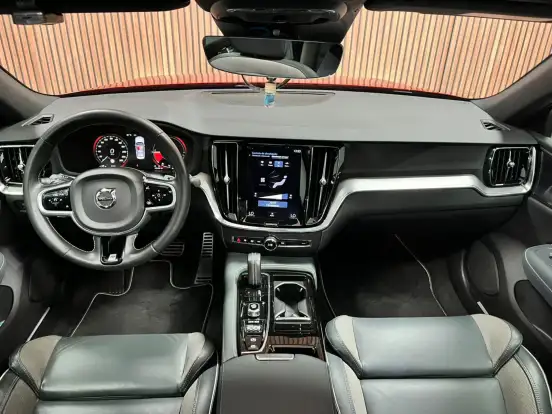 VOLVO-S60-2.0 T8 R-DESIGN HÍBRIDO 4P AUTOMÁTICO VOLVO-S60-2019