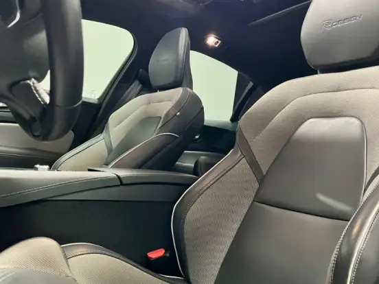 VOLVO-S60-2.0 T8 R-DESIGN HÍBRIDO 4P AUTOMÁTICO VOLVO-S60-2019