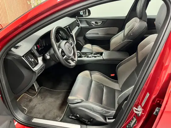 VOLVO-S60-2.0 T8 R-DESIGN HÍBRIDO 4P AUTOMÁTICO VOLVO-S60-2019