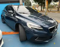 VOLVO V40 2.0 T4 CROSS COUNTRY GASOLINA 4P AUTOMÁTICO VOLVO V40 2.0 T4 CROSS COUNTRY GASOLINA 4P AUTOMÁTICO