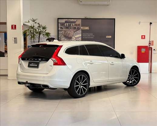 VOLVO-V60-2.0 T4 MOMENTUM GASOLINA 4P AUTOMÁTICO VOLVO-V60-2017