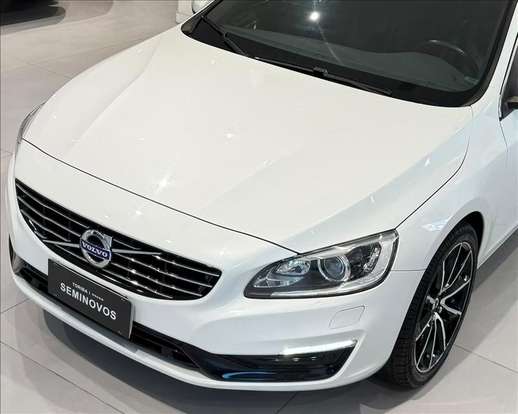 VOLVO-V60-2.0 T4 MOMENTUM GASOLINA 4P AUTOMÁTICO VOLVO-V60-2017