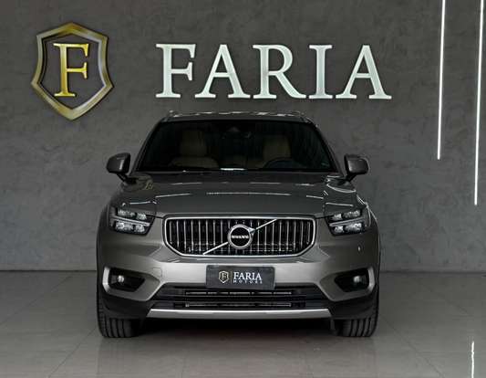 VOLVO-XC40-2021