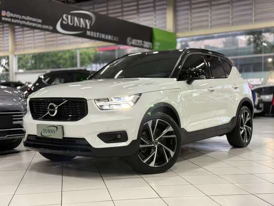 VOLVO-XC40-2020