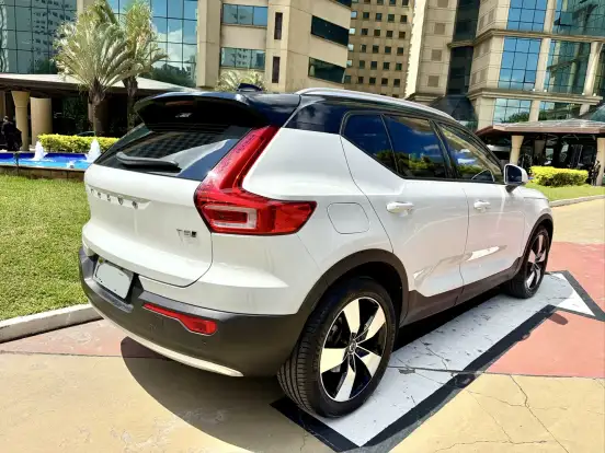 VOLVO-XC40-2.0 T5 GASOLINA MOMENTUM AWD GEARTRONIC VOLVO-XC40-2019