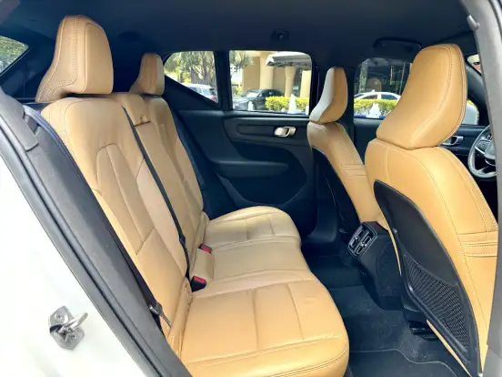 VOLVO-XC40-2.0 T5 GASOLINA MOMENTUM AWD GEARTRONIC VOLVO-XC40-2019
