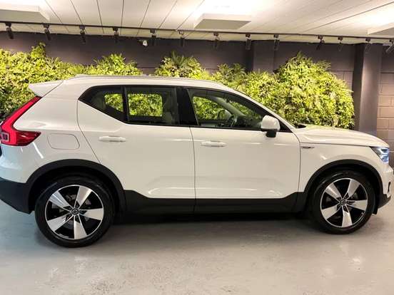 VOLVO-XC40-2.0 T5 GASOLINA MOMENTUM AWD GEARTRONIC VOLVO-XC40-2018