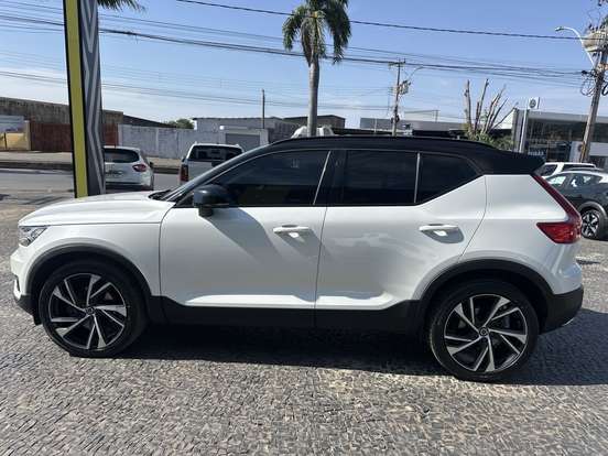 VOLVO-XC40-2.0 T5 GASOLINA R-DESIGN AWD GEARTRONIC VOLVO-XC40-2018