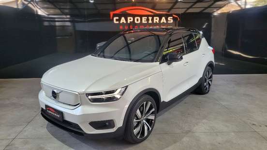 VOLVO-XC40-2021