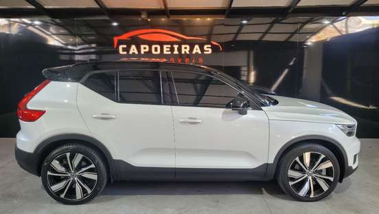 VOLVO-XC40-2021