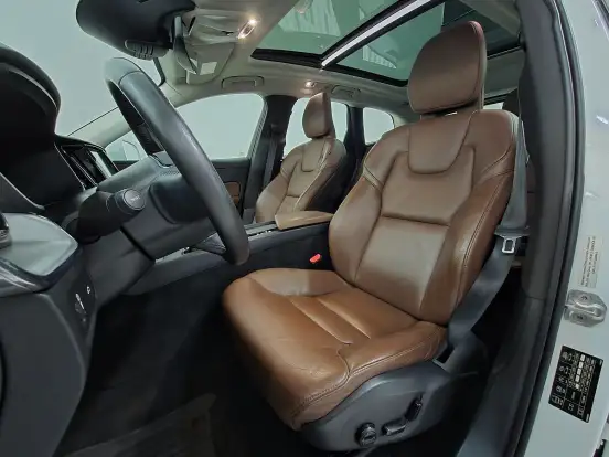 VOLVO-XC60-2019