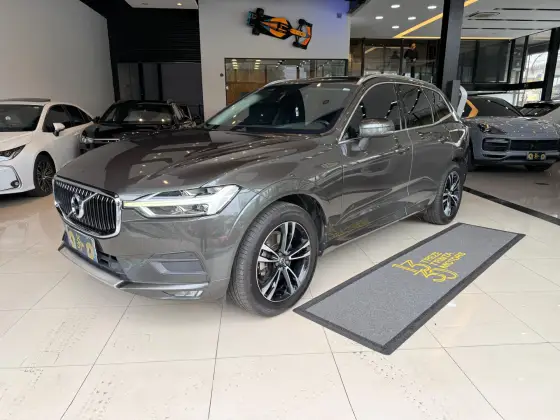 VOLVO XC60 2.0 T5 GASOLINA MOMENTUM AWD GEARTRONIC