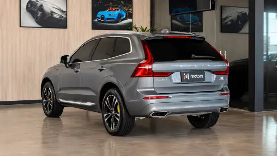 VOLVO-XC60-2020