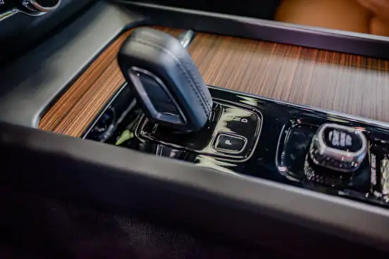 VOLVO-XC60-2021