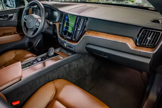 VOLVO-XC60-2021