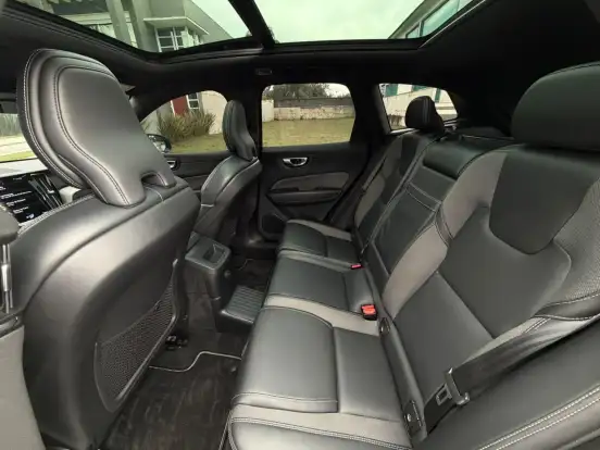 VOLVO-XC60-2021