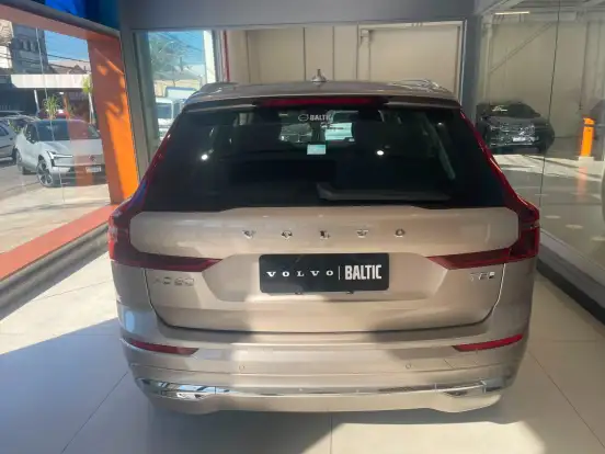 VOLVO-XC60-2025