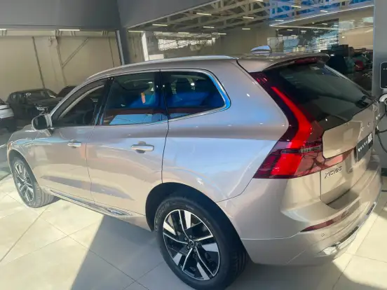 VOLVO-XC60-2.0 T8 PHEV PLUS AWD GEARTRONIC VOLVO-XC60-2025