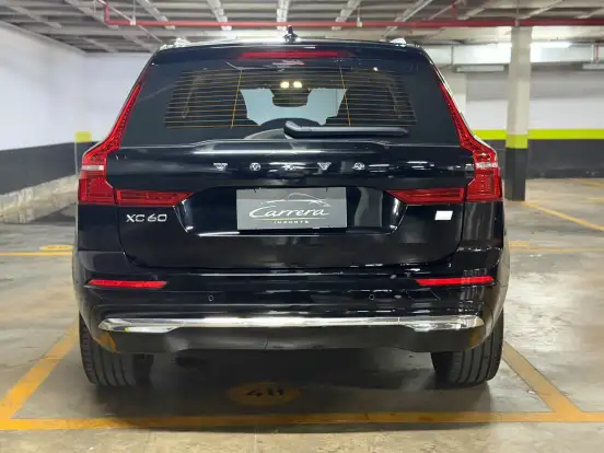 VOLVO-XC60-2024