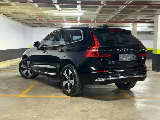 VOLVO-XC60-2024