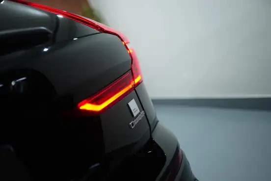 VOLVO-XC60-2023