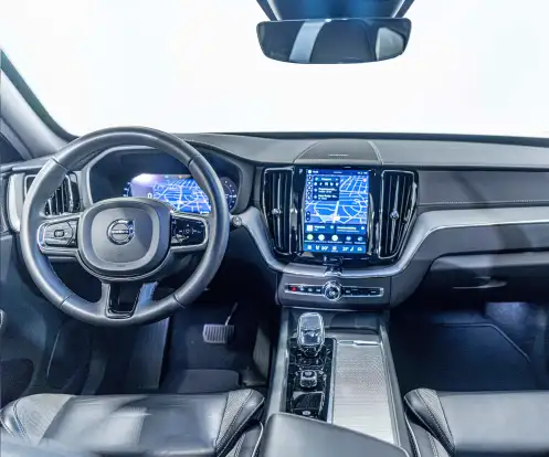 VOLVO-XC60-2023