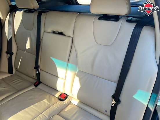 VOLVO-XC60-2014