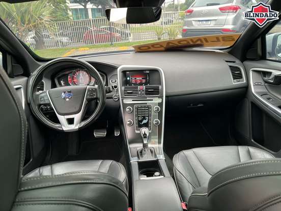 VOLVO-XC60-2014
