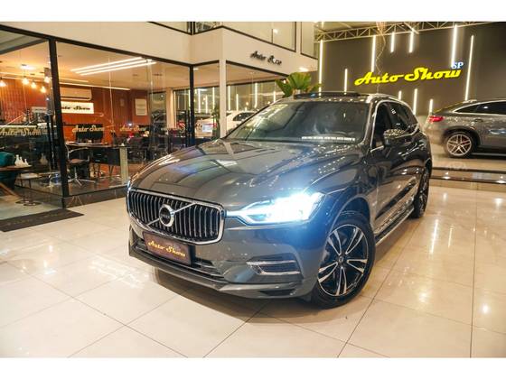 VOLVO XC60 2.0 T8 HYBRID MOMENTUM AWD GEARTRONIC