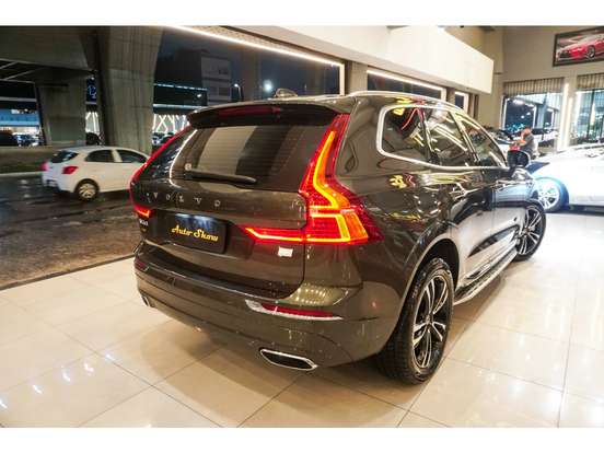 VOLVO-XC60-2020