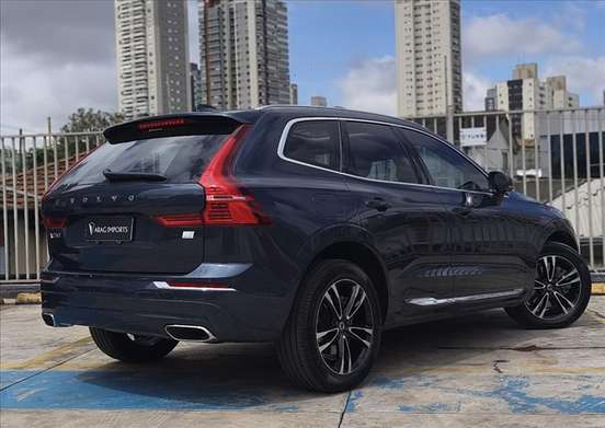 VOLVO-XC60-2021