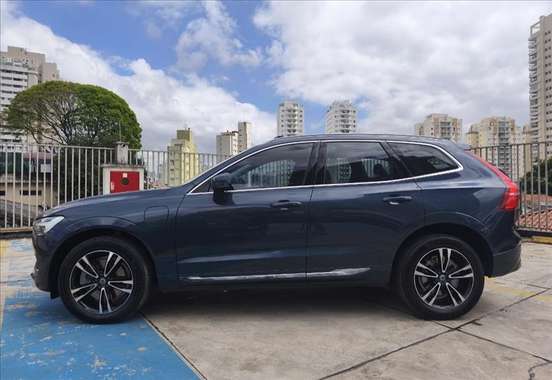 VOLVO-XC60-2021