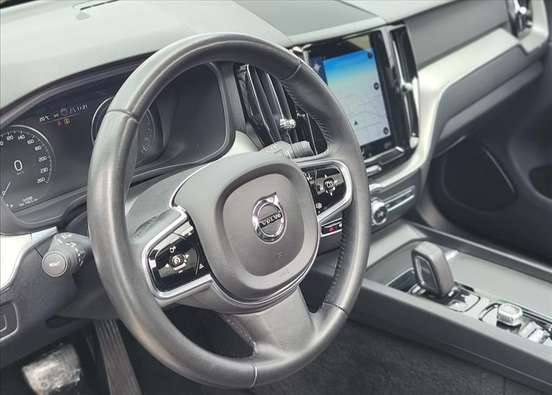 VOLVO-XC60-2021