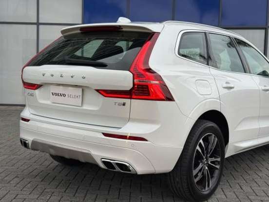 VOLVO-XC60-2.0 T8 HYBRID MOMENTUM AWD GEARTRONIC VOLVO-XC60-2019