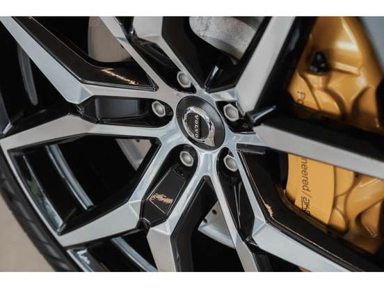 VOLVO-XC60-2023