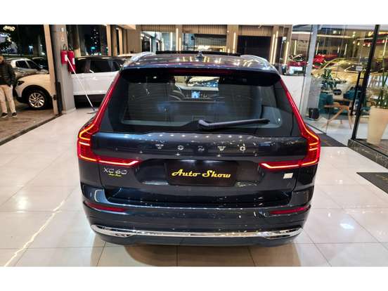 VOLVO-XC60-2023